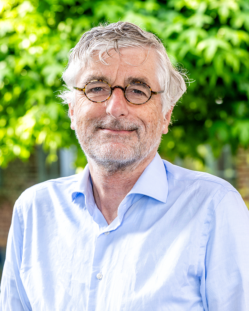 Director of Business Operations: Erik Eijrond